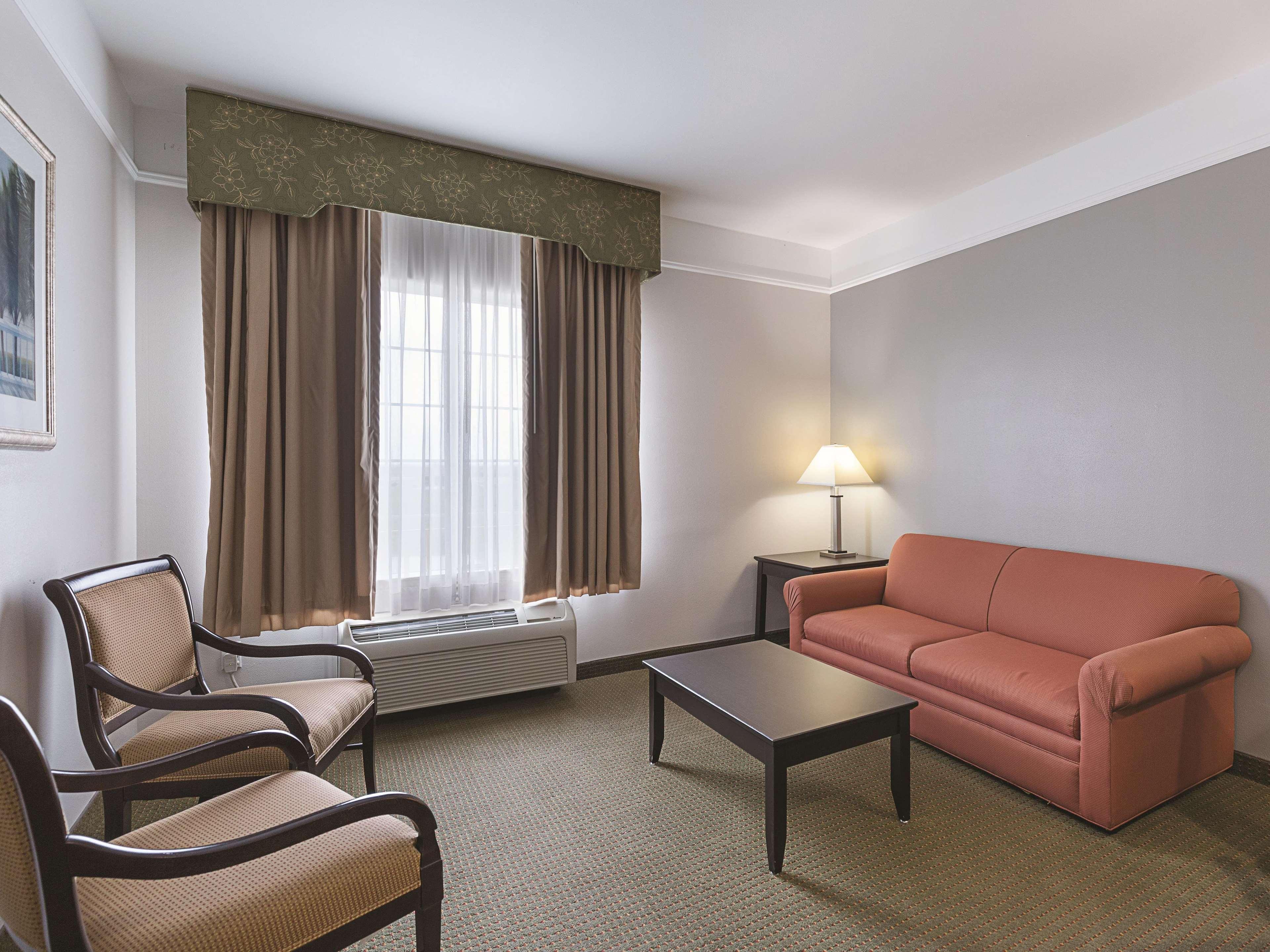 La Quinta By Wyndham Deer Park Hotel Exterior photo