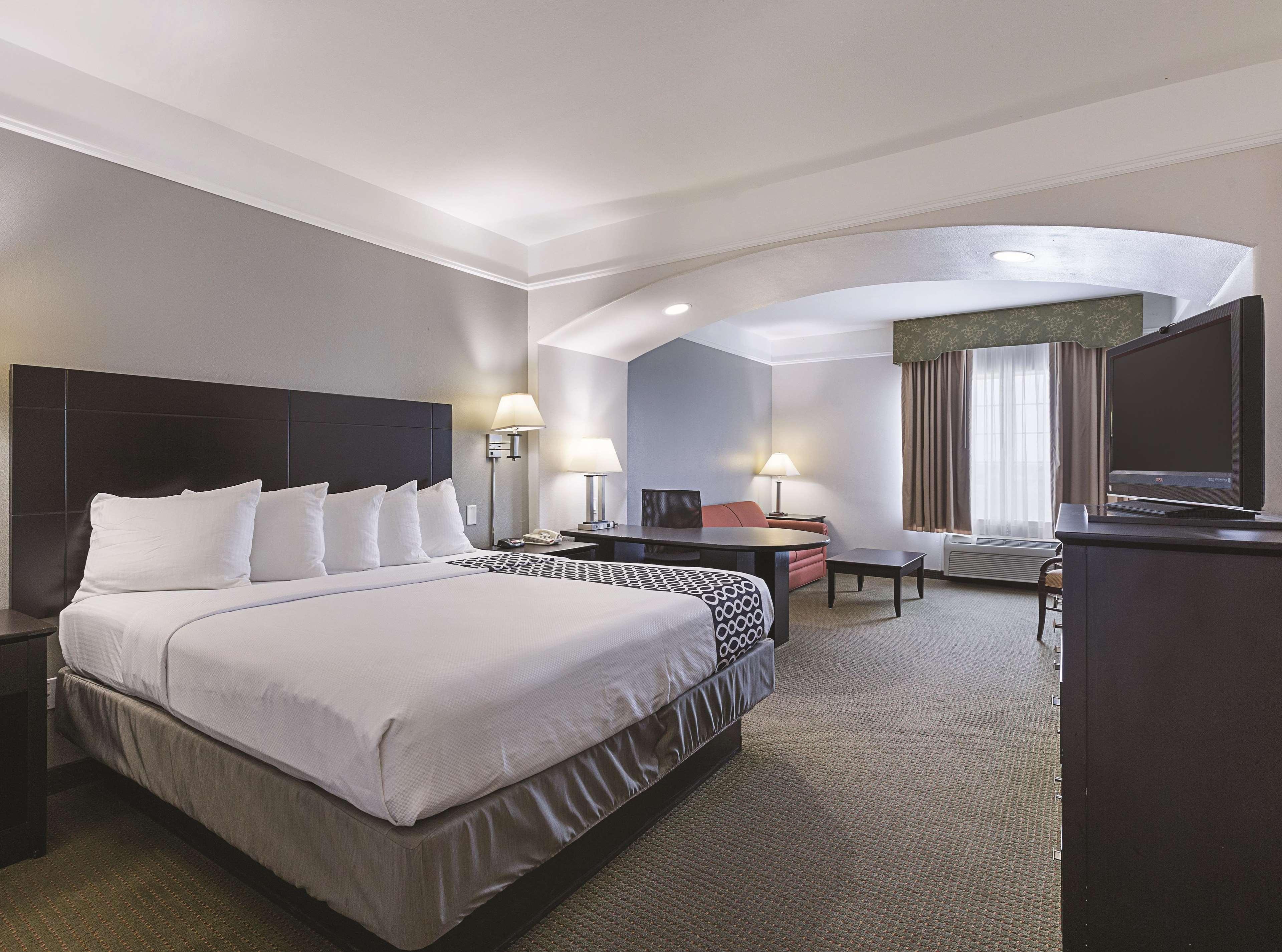 La Quinta By Wyndham Deer Park Hotel Exterior photo