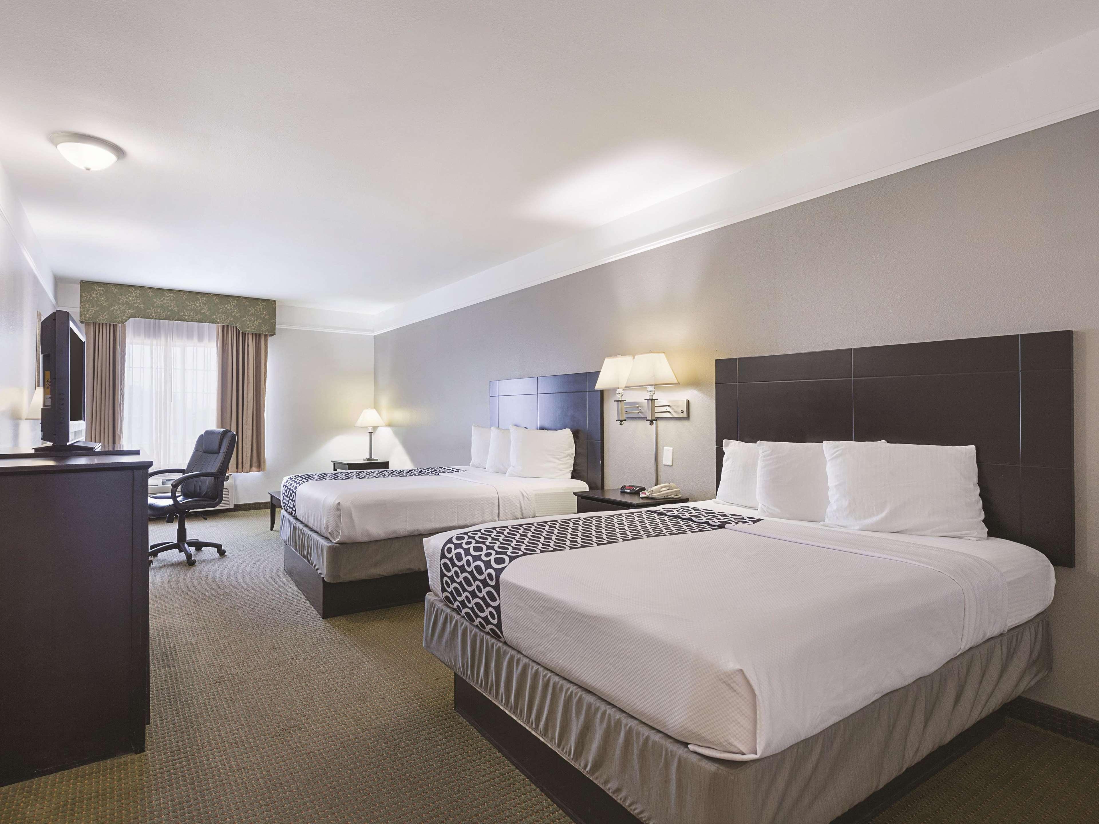La Quinta By Wyndham Deer Park Hotel Exterior photo