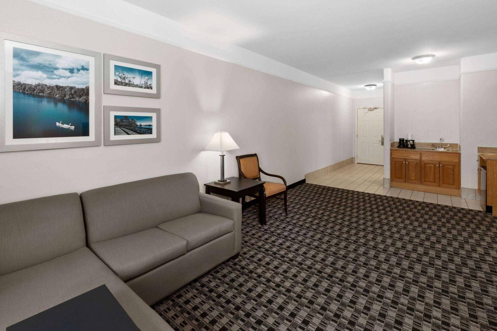 La Quinta By Wyndham Deer Park Hotel Exterior photo